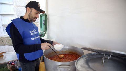 Celebracin de San Mauro con misa y procesin, y despus degustacin de callos y empanada