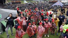 Los Resus, tambi�n los m�s peque�os, capearon la lluvia en la edici�n del 2024 del festival