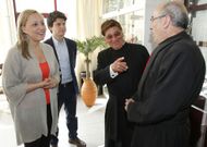 Elena Mu�oz acudi� ayer a la sede de los Hermanos Misioneros de los Enfermos Pobres en Teis. 