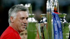 Ancelotti, con la Copa de Europa que gan con el Milan