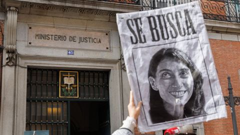 Imagen de una manifestacin en Madrid durante la huelga de letrados con pancartas contra la ministra de Justicia, Pilar Llop.