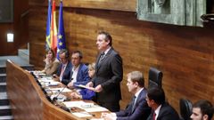 El socialista Marcelino Marcos L�ndez durante su intervenci�n en el pleno de la Junta General del Principado