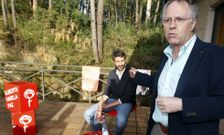 Javier Gago volvi� a exhibir su perfil de buen mitinero para decir que �l conf�a en Alberto Varela. 