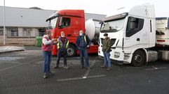 Transportistas parados en el pol�gono de O Campi�o porque no les dejan mover sus camiones. 