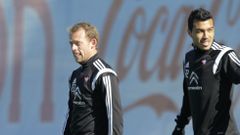 Krohn Dehli, con Cabral, en el entrenamiento del viernes