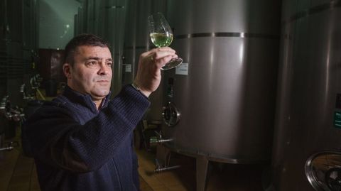 Jorge Hervella. Ruta corta y larga. Alterna dos rutas diferentes durante los das de vendimia. Una larga y otra ms corta en funcin de las exigencias diarias y las necesidades de las bodegas. 