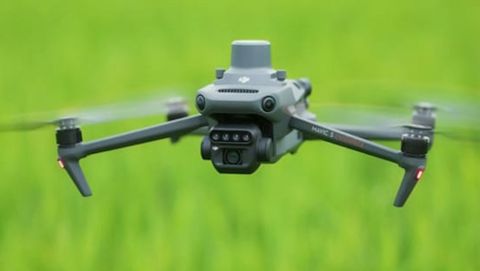 O dron que monitorea cultivos cunha c�mara multiespectral