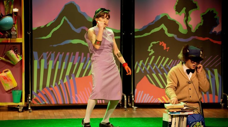 Isabel Risco e Alberte Bello nunha representaci&oacute;n do espect&aacute;culo &laquo;As aventuras de Nabiza Girl&raquo;

