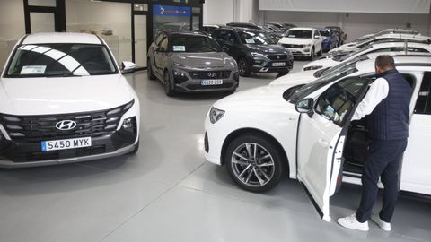 Imagen de archivo de un concesionario multimarca. 