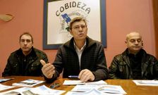 Migu�lez, Santalla y Hermida presentaron la campa�a de expansi�n de Cobideza ayer en Silleda.