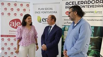 Valeria Giráldez y Antonio Casal, a la izquierda y el centro de la foto, en la presentación de la Aceleradora Ría de Pontevedra