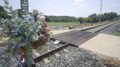 Paso a nivel en Recimil, en Lugo, donde hace dos aos hubo un atropello de un tren a un vehculo, con dos fallecidos