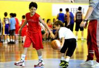 Chiqui Barros y Lino L�pez dirigen dos de los campus de referencia de baloncesto para ni�os. 