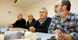 Xan Fern�ndez Carrera, un representante veci�al, Xos� Mar�a Lema e Moncho G�ndara. 