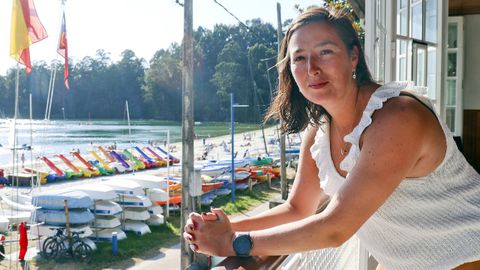 Bárbara Pérez-Lorente es la primera mujer que preside el Club Marítimo La Penela en su medio siglo de historia