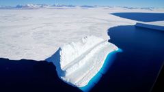 Imagen de la Nasa de un iceberg flotando en el estrecho de McMurdo, en la Ant�rtida