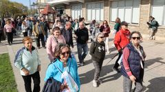 Salida de la caminata popular por el D�a Mundial de la Actividad F�sica, organizada por el centro de salud Virxe Peregrina de Pontevedra