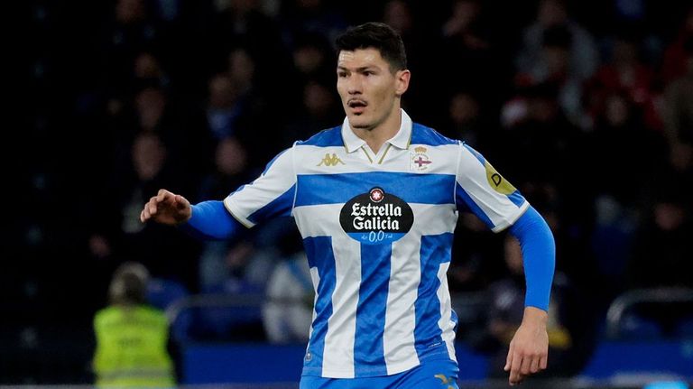 Miguel Loureiro, durante el encuentro del D&eacute;por ante el Racing de Santander.
