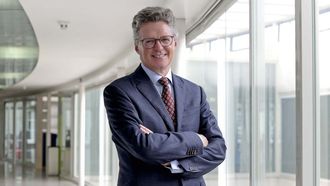 Padraic Ward en Santiago de Compostela. El CEO de la empresa biotecnolgica ms grande del mundo firm en Galicia un acuerdo con el Sergas.