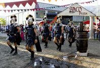 La tropa romana del Lucus Augusti puso la nota hist�rica a la jornada en A R�a.  
