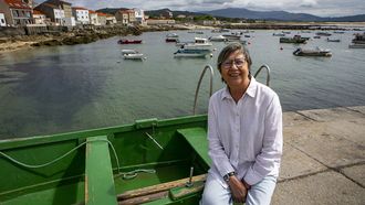 <span lang= gl >Un dos lugares que permiten a Quintana evadirse e acumular ese iodo que precisa levar para Madrid � Corrubedo. Manifesta que non �hai nada mellor que achegarse a este porto e mirar ao horizonte para saber porqu� che gusta�.</span>