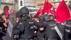 Cargas policiales y momentos de tensi�n en Mar�a Pita tras la visita de Abascal