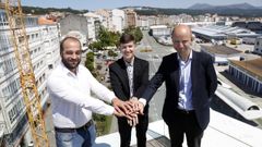 Su�rez-Puerta, Lu�s P�rez Barral y Mari�o de Bricio, el d�a que firmaron el pacto para formar gobierno.