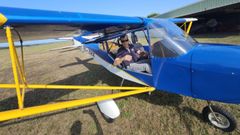 Tino Reimndez, presidente del Club Areo de Ribadeo, en el aerdromo de Vilaframil