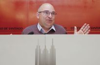 Paco Reyes justific� ayer la marcha de suis candidatos del comit� local del partido. 