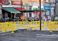Las obras, que ya han comenzado, convivir�n con la actividad de los negocios de la plaza.