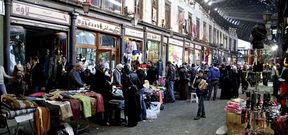El zoco de Damasco es uno de tantos mercados que permanecen semivac�os por la subida de precios en el pa�s.
