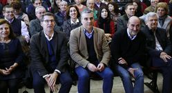 Feijoo arrop� al candidato al Congreso, Miguel Viso. 