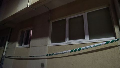 Hallan muerto a un vecino de Oleiros en su vivienda, pero no retiran el cad�ver por el estado del piso