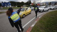 Control de la Polic�a Local y la Guardia Civil en la avenida de Lugo de Pontevedra