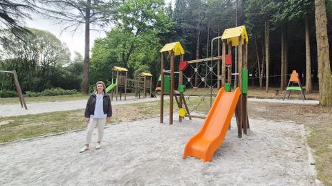 Elvira Torres visit� el �rea infantil del Parque Municipal.