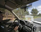 <span lang= es-es >Control de plagas</span>. Recorren su zona para comprobar si hay plagas en los �rboles. Preocupa la de la avispilla del casta�o, provocada por un insecto que deposita sus huevos en las yemas de las ramas. Env�an los par�metros que marca el Servizo de Montes, que decide si se hacen tratamientos. Este agente dio charlas sobre el c�ncer de los casta�os. Se previene plantando especies h�bridas y desinfectando las herramientas de poda.