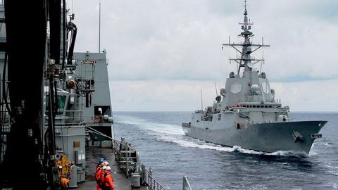 La F-104 coincidi� en mayo con el Cantabria en el Mediterr�neo durante unos ejercicios con la Armada de Italia