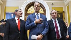 El líder republicano en el Senado, John Thune, tras la votación del martes.