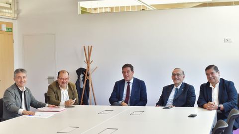 Cao, L�pez, Besteiro, Reigosa y Abalde, de izquierda a derecha, este viernes en la Cidade das TIC