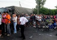 El Ej�rcito entrega alimentos a damnificados en La Plata.