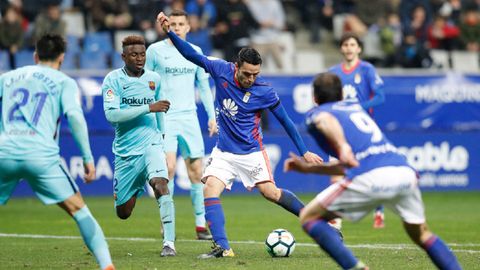 Folch David Costas Real Oviedo Barcelona B Carlos Tartiere.Folch dispara a puerta frente al Barcelona B