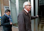 Fern�ndez Maestre y Prada, ante la sede del Deportivo.