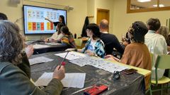 Desde el departamento de chino de la EOI fomentan las actividades culturales organizando, por ejemplo, talleres de caligraf�a.