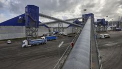 Instalaciones del Grupo Nogar en el puerto exterior de A Coru�a