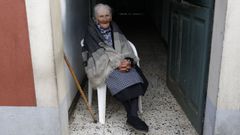Mar�a Nouche, en su casa de Poulo (Ordes), antes de la celebraci�n de su 110 cumplea�os en septiembre del pasado a�o