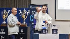 Momento en el que el coordinador del Dumbra sacaba el nombre del Sofn como rival