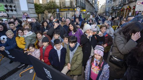 Ni�os y mayores, expectantes ante la llegada de los Reyes Magos