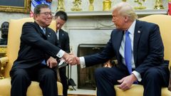 Trump y el primer ministro japons, Shigeru Ishiba, en una imagen de archivo el pasado febrero.