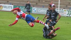 Lance do partido da primeira volta entre o Arousa e o Noia na Lomba.