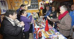 Veinticinco puestos configuran el mercado navide�o